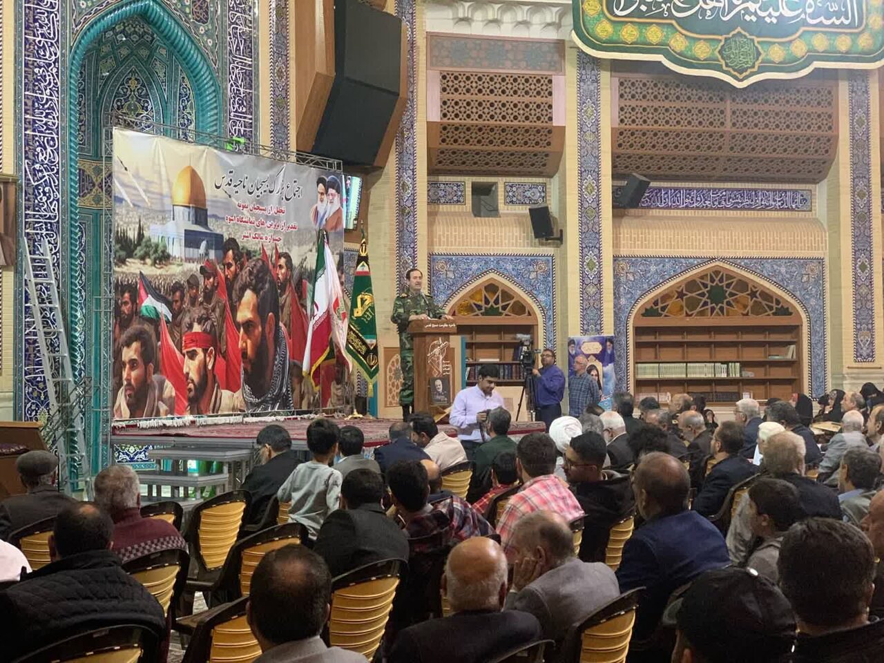 اجتماع بزرگ بسیجیان ناحیه قدس برگزار شد اجتماع بزرگ بسیجیان ناحیه قدس برگزار شد