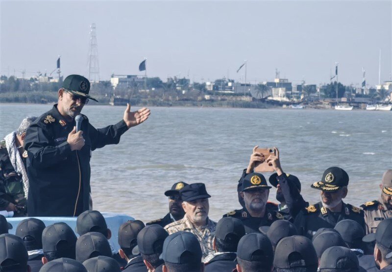 دریادار تنگسیری از تولید ۲ موشک هواپایه جدید برای مقابله با پهپاد و کروز خبر داد دریادار تنگسیری از تولید ۲ موشک هواپایه جدید برای مقابله با پهپاد و کروز خبر داد