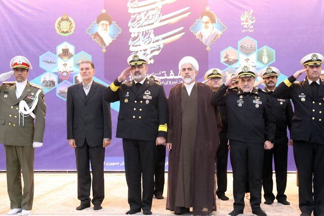 تجدید میثاق فرماندهان نیروی دریایی ارتش با آرمان های امام راحل
 تجدید میثاق فرماندهان نیروی دریایی ارتش با آرمان های امام راحل