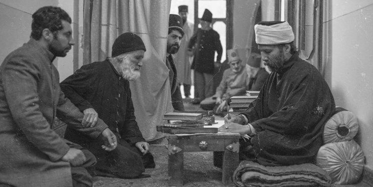 «رژی»، روایتی تصویری از اولین اعتراض مردمی در ایران «رژی»، روایتی تصویری از اولین اعتراض مردمی در ایران