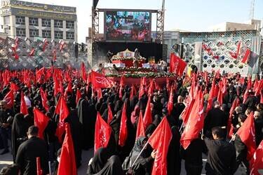بدرقه هشتشهید مدافع حرم در میدان امام حسین برگزار میشود بدرقه هشتشهید مدافع حرم در میدان امام حسین برگزار میشود