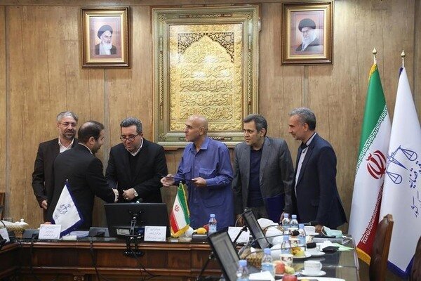 بابایی: تا پایان دی ماه ابلاغ هزار نفر از سردفتران صادر میشود بابایی: تا پایان دی ماه ابلاغ هزار نفر از سردفتران صادر میشود