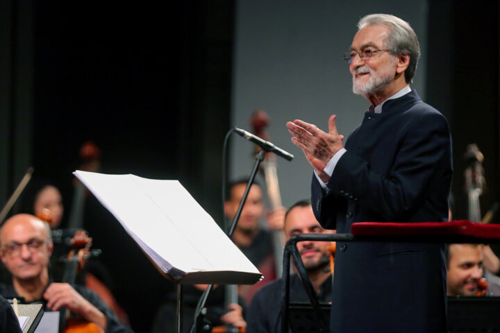 بازگشت مجید انتظامی همراه با خاطرهها به صحنه + فیلم بازگشت مجید انتظامی همراه با خاطرهها به صحنه + فیلم