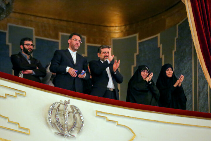 بازگشت مجید انتظامی همراه با خاطرهها به صحنه + فیلم