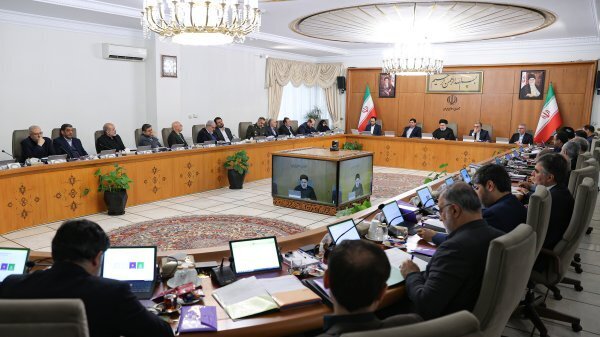 گزارش رئیس بانک مرکزی از تداوم کاهش رشد نقدینگی و پایه پولی گزارش رئیس بانک مرکزی از تداوم کاهش رشد نقدینگی و پایه پولی