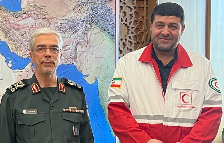 قدردانی سرلشگر باقری از دیپلماسی بشردوستانه هلالاحمر در غزه قدردانی سرلشگر باقری از دیپلماسی بشردوستانه هلالاحمر در غزه