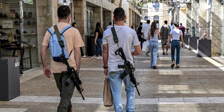 اعطای مجوز حمل سلاح به شهرکنشینان تنها در ۲۰ ثانیه اعطای مجوز حمل سلاح به شهرکنشینان تنها در ۲۰ ثانیه