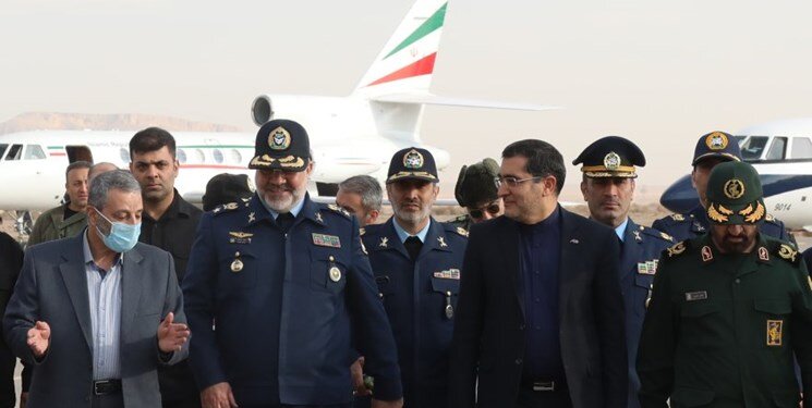 بازدید فرمانده کل ارتش از جت آموزشی یاسین بازدید فرمانده کل ارتش از جت آموزشی یاسین