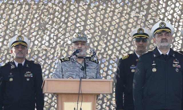 نیروهای مسلح همواره باید در اوج آمادگی و قدرت باشند نیروهای مسلح همواره باید در اوج آمادگی و قدرت باشند