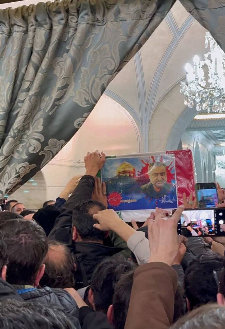 وداع با پیکر شهید سیدرضی موسوی در حرمهای سوریه + فیلم و عکس