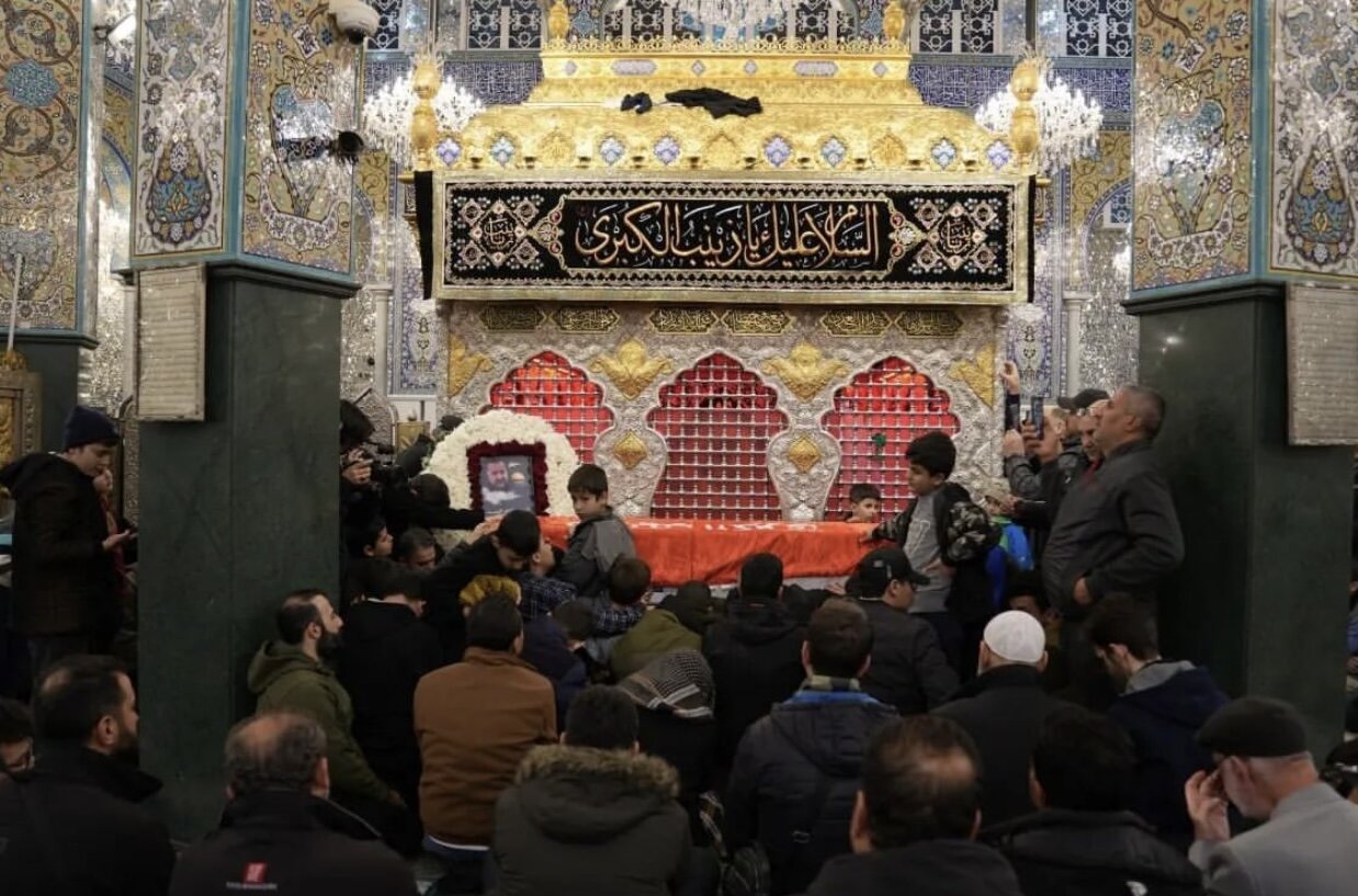 وداع با پیکر شهید سیدرضی موسوی در حرمهای سوریه + فیلم و عکس