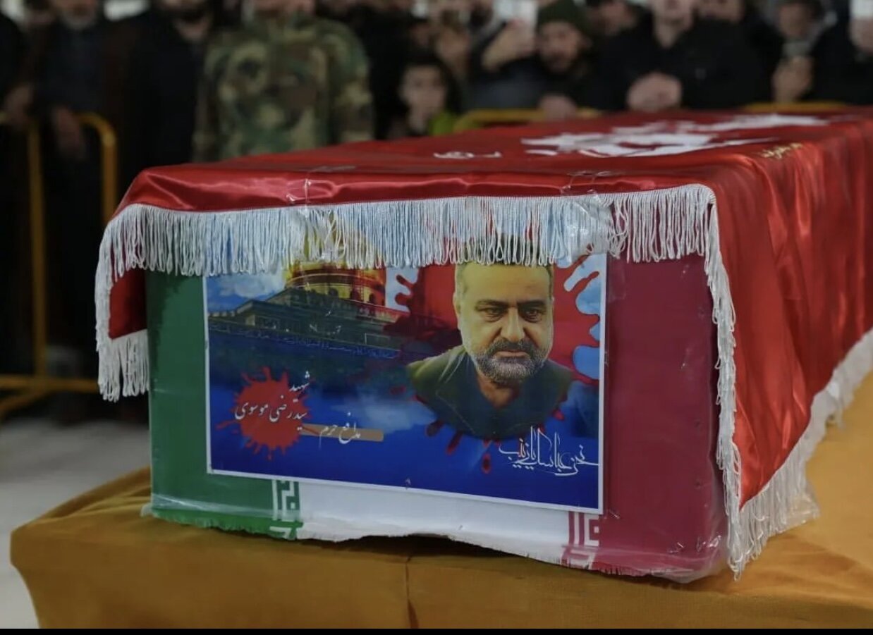 وداع با پیکر شهید سیدرضی موسوی در حرمهای سوریه + فیلم و عکس
 وداع با پیکر شهید سیدرضی موسوی در حرمهای سوریه + فیلم و عکس