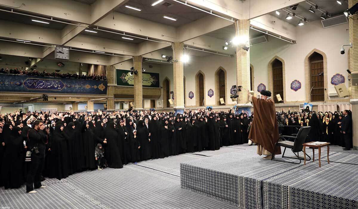 دیدار اقشار مختلف بانوان با رهبر انقلاب دیدار اقشار مختلف بانوان با رهبر انقلاب