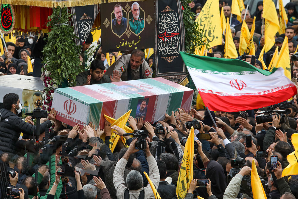 پیکر شهید سید رضی موسوی وارد میدان امام حسین شد پیکر شهید سید رضی موسوی وارد میدان امام حسین شد