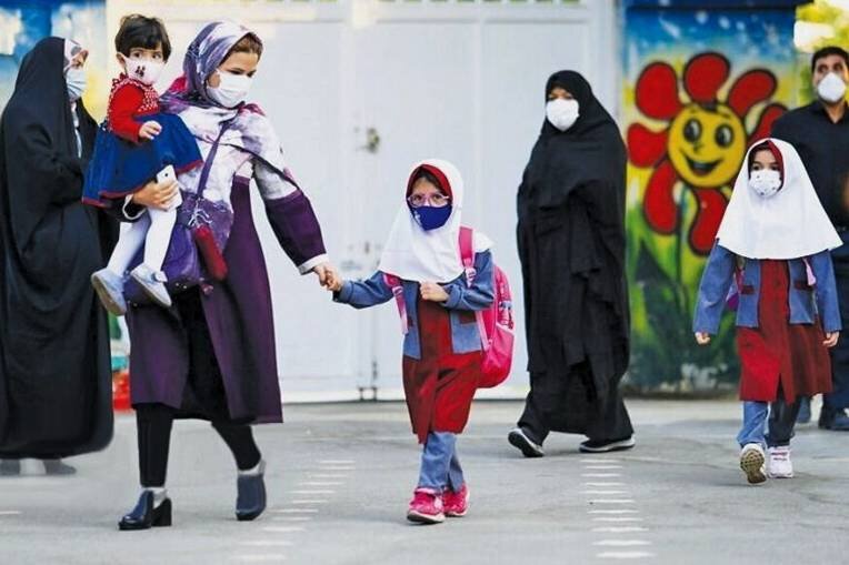 آسمان خاکستری مدارس تهران را تعطیل کرد + عکس