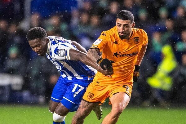 مهاجم جدید آبیها از انگلیس میآید/ صیادمنش استقلالی میشود
 مهاجم جدید آبیها از انگلیس میآید/ صیادمنش استقلالی میشود