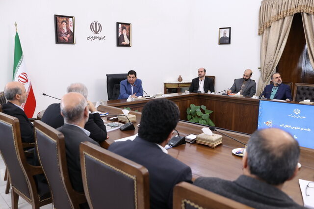 آب دریا تا اوائل سال آینده به اصفهان و تا پایان دولت به زاهدان می رسد
آب دریا تا اوائل سال آینده به  آب دریا تا اوائل سال آینده به اصفهان و تا پایان دولت به زاهدان می رسد
آب دریا تا اوائل سال آینده به