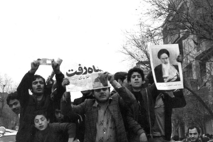 پایان ابهت شاهنشاهی