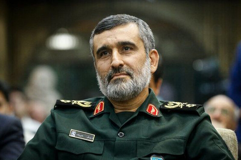 گزارش عملیاتی سردار حاجیزاده از موشکباران تروریستها + فیلم
 گزارش عملیاتی سردار حاجیزاده از موشکباران تروریستها + فیلم