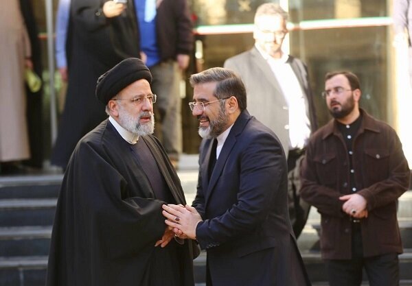 اهالی فرهنگ بیپرده و بیواسطه با رییسجمهور خودشان هم کلام شدند اهالی فرهنگ بیپرده و بیواسطه با رییسجمهور خودشان هم کلام شدند