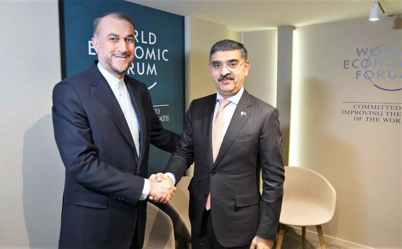 گفتگوی امیرعبداللهیان با نخست وزیر دولت موقت پاکستان گفتگوی امیرعبداللهیان با نخست وزیر دولت موقت پاکستان