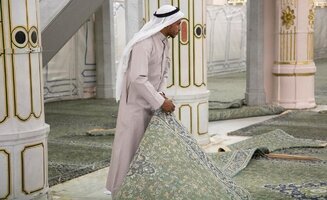 مسجدالنبی با ۲۵۰۰ فرش مجهز به تراشه الکترونیکی مفروش شد