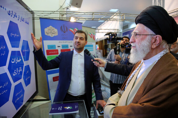 بازدید مقام معظم رهبری از نمایشگاه توانمندی‌های تولید ایرانی
