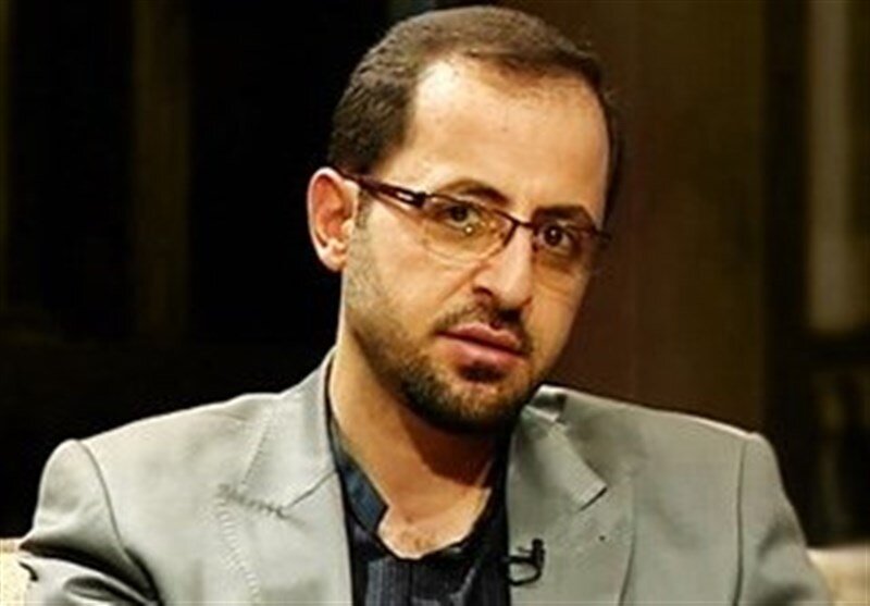 کنارهگیری فاضل نظری از رقابت در جشنواره شعر فجر کنارهگیری فاضل نظری از رقابت در جشنواره شعر فجر