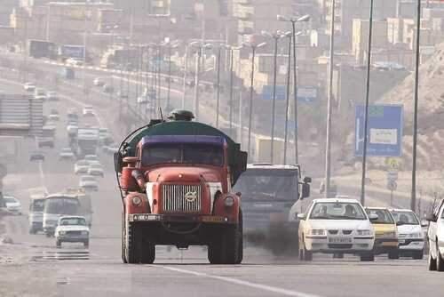 کامیونهای دودزا حق ورود به تهران را ندارند کامیونهای دودزا حق ورود به تهران را ندارند