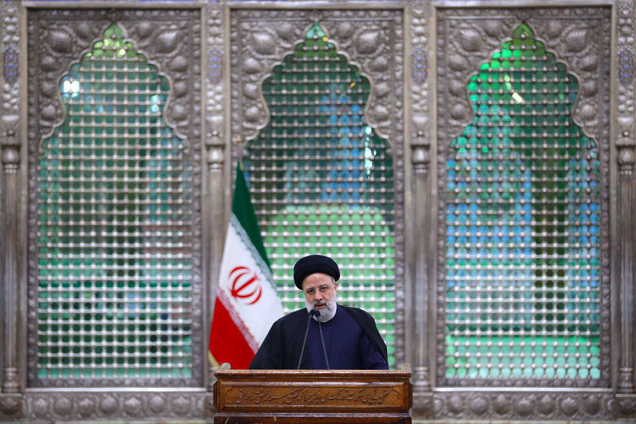 رئیسجمهور: امام زنده است، چون میراثش و آموختههایش زنده است رئیسجمهور: امام زنده است، چون میراثش و آموختههایش زنده است