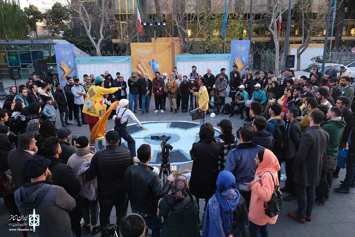 از سکوت خبری تا شکسته شدن درهای مجموعه تئاترشهر | دورهای پراستقبال اما پرحاشیه