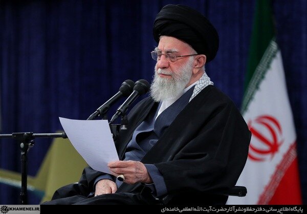 خواص به دور از جوسازی، با فکر عمل میکنند خواص به دور از جوسازی، با فکر عمل میکنند