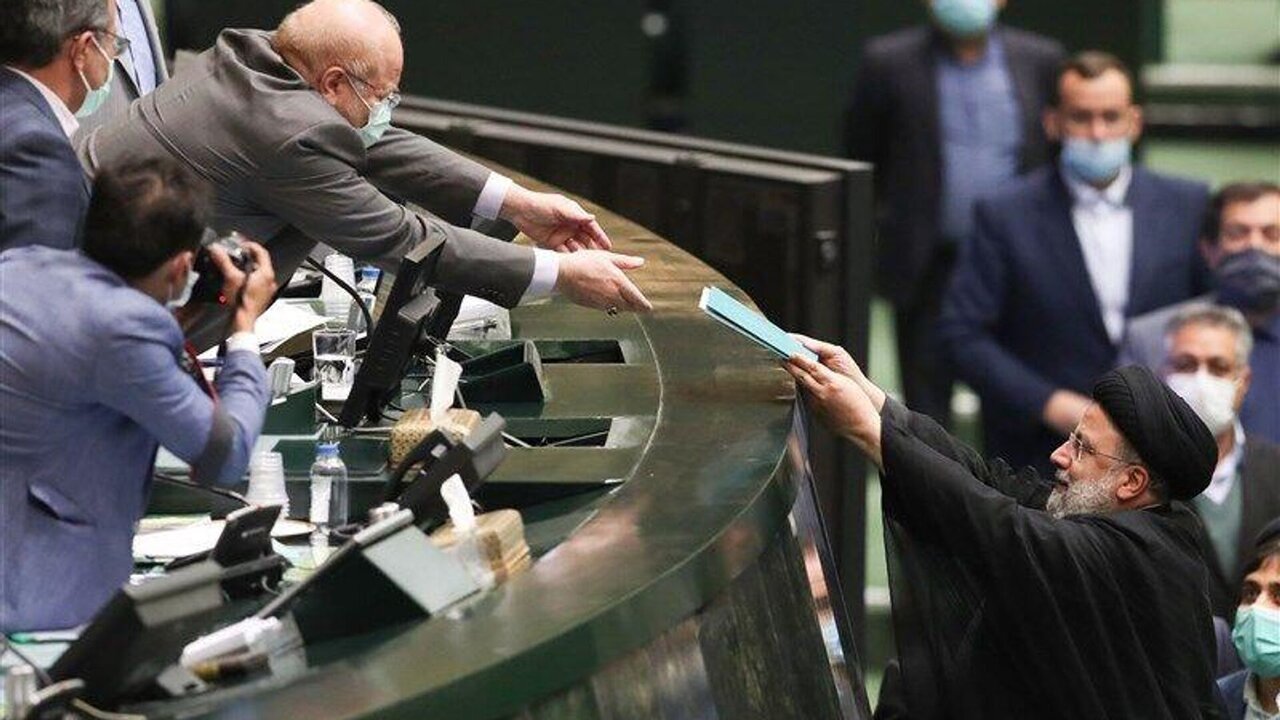 تک و پاتک بودجهای مجلس و دولت  تک و پاتک بودجهای مجلس و دولت