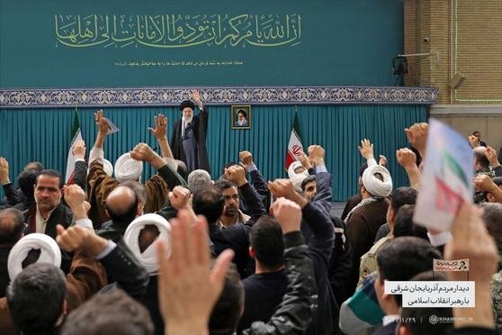مردم، سرافرازی انقلاب را در ۲۲ بهمن به رخ دنیا کشیدند مردم، سرافرازی انقلاب را در ۲۲ بهمن به رخ دنیا کشیدند
