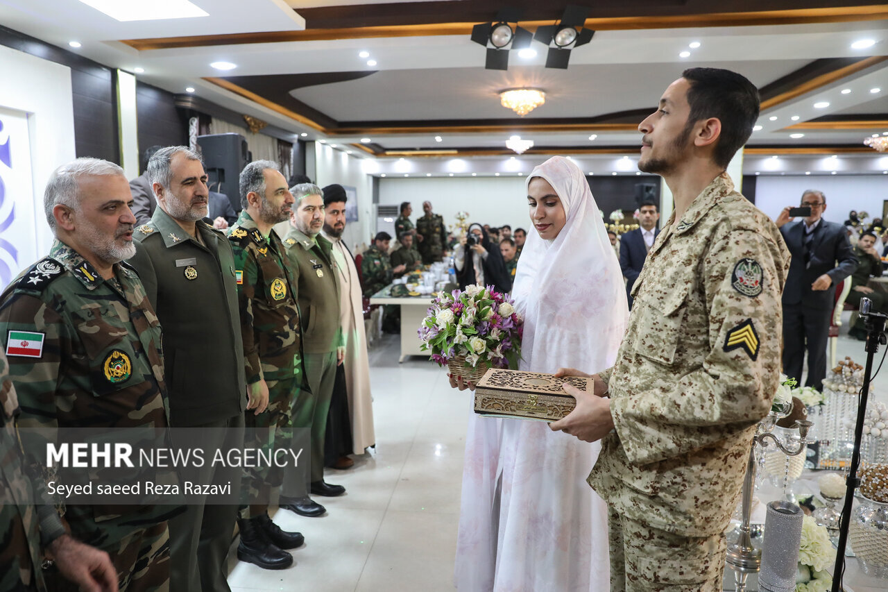 ازدواج آسان با یونیفرم نظامی ازدواج آسان با یونیفرم نظامی