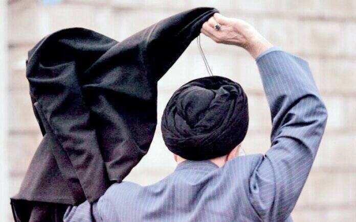 لیدر اصلاحات یا بازیچه دست تندروها لیدر اصلاحات یا بازیچه دست تندروها