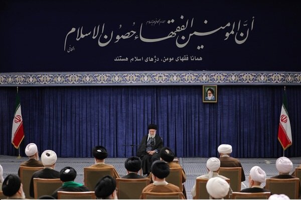 منتخبان مراقب باشند کام ملت تلخ نشود/مجلس خبرگان از اصول ثابت غفلت نکند منتخبان مراقب باشند کام ملت تلخ نشود/مجلس خبرگان از اصول ثابت غفلت نکند