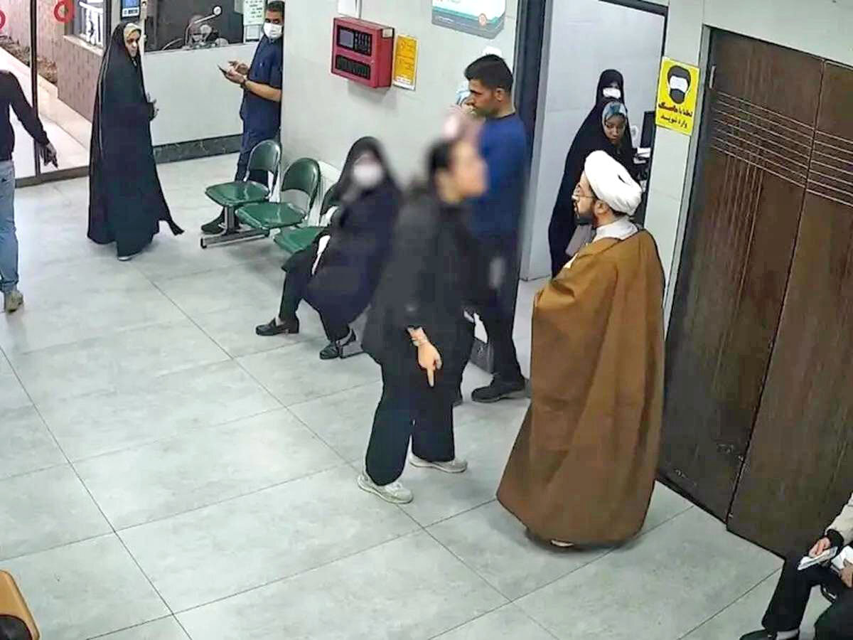 آتش افروزی دشمن روی جرقه خاموش شده آتش افروزی دشمن روی جرقه خاموش شده