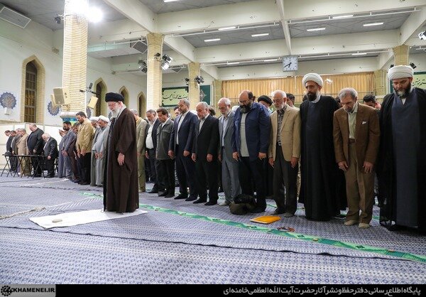 شعر فارسی، رسانه کمنظیر و قدرتمند در دوران جنگ رسانهای شعر فارسی، رسانه کمنظیر و قدرتمند در دوران جنگ رسانهای