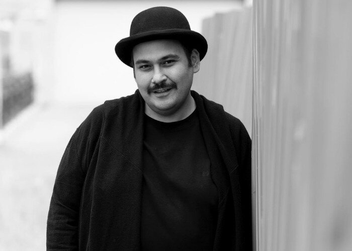 سوگ ناباورانه رضا داوودنژاد در ۴۳ سالگی سوگ ناباورانه رضا داوودنژاد در ۴۳ سالگی