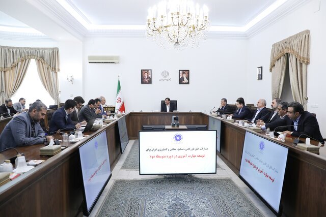 راهکارهای رفع چالش های ارزی فعالان اقتصادی بررسی شد راهکارهای رفع چالش های ارزی فعالان اقتصادی بررسی شد