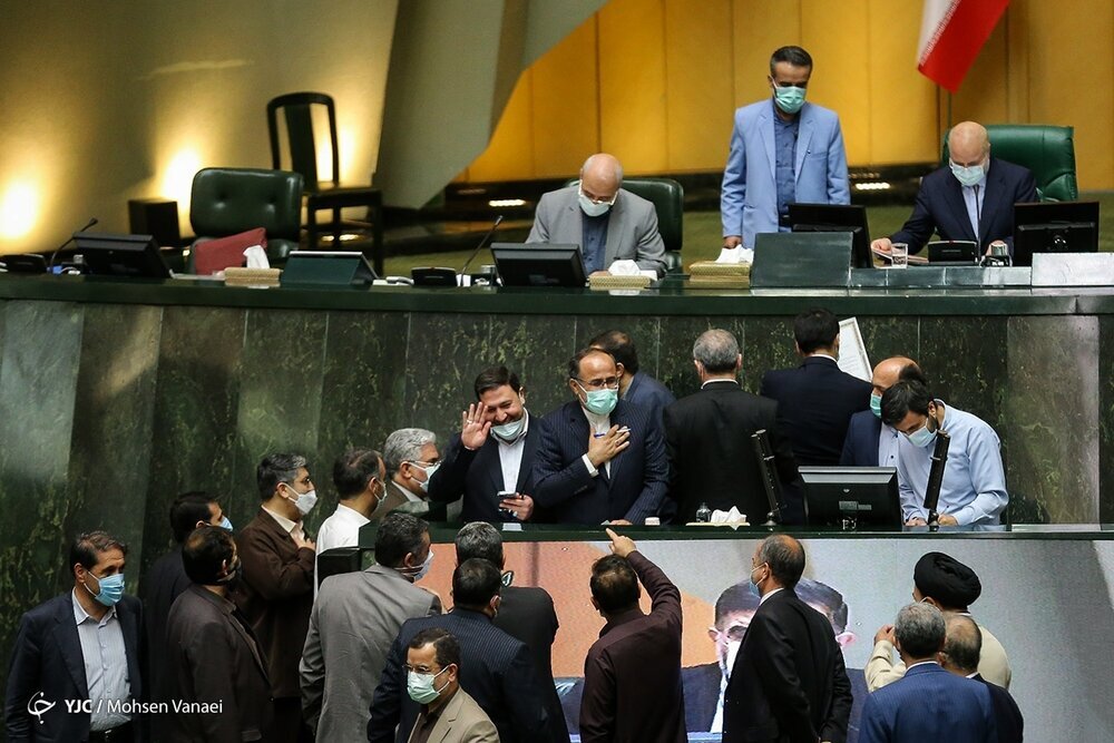 شنبههای پرحاشیه شنبههای پرحاشیه