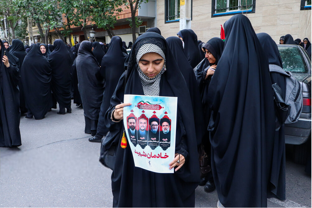 یک عمر زندگی با مردم