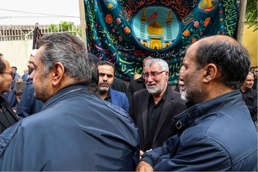 یک عمر زندگی با مردم