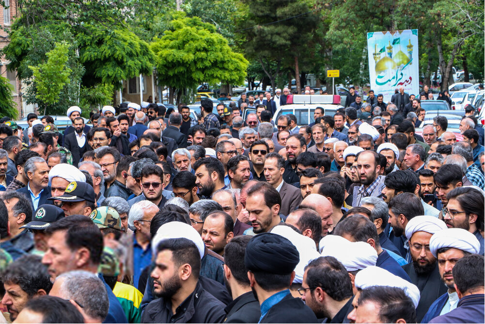 یک عمر زندگی با مردم