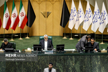 صندلی خالی شهید جمهور در مجلس | اشک‌ها و لبخندهای ساکنان بهارستان