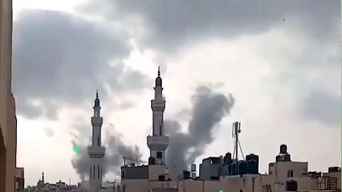 انتشار گزارشهایی از ورود تانکهای اشغالگران به مرکز رفح انتشار گزارشهایی از ورود تانکهای اشغالگران به مرکز رفح