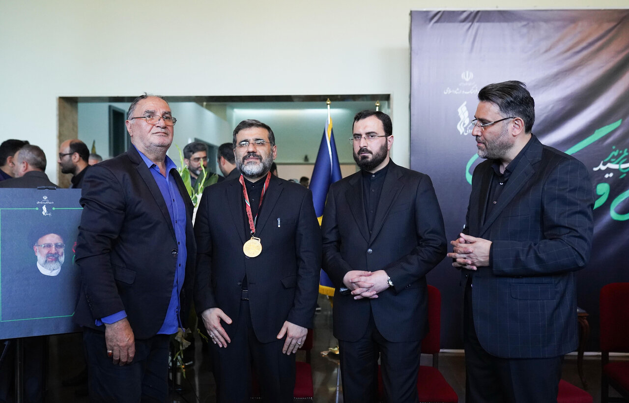 وفاق هنرمندان پس از تشییع ۱۲میلیونی