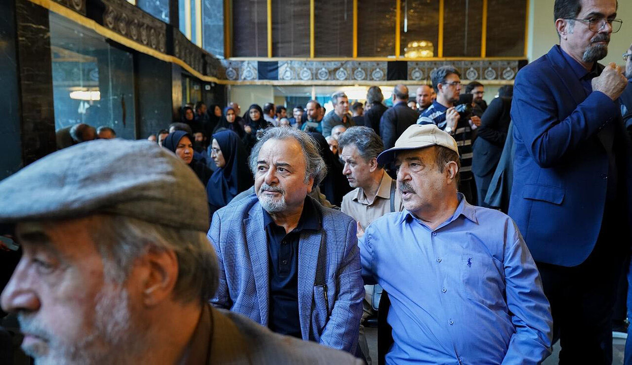 وفاق هنرمندان پس از تشییع ۱۲میلیونی