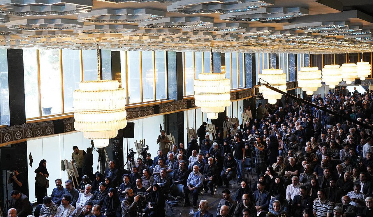 وفاق هنرمندان پس از تشییع ۱۲میلیونی وفاق هنرمندان پس از تشییع ۱۲میلیونی